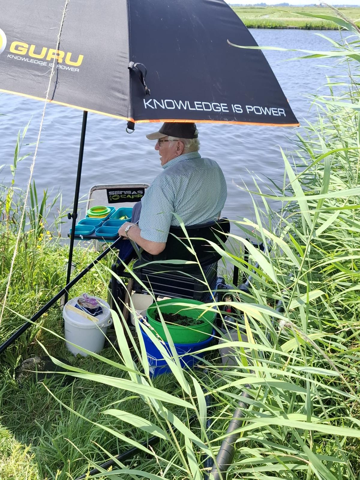 Foto van de 8e gezelligheidswedstrijd aan de Oostzijde van de Arkervaart.