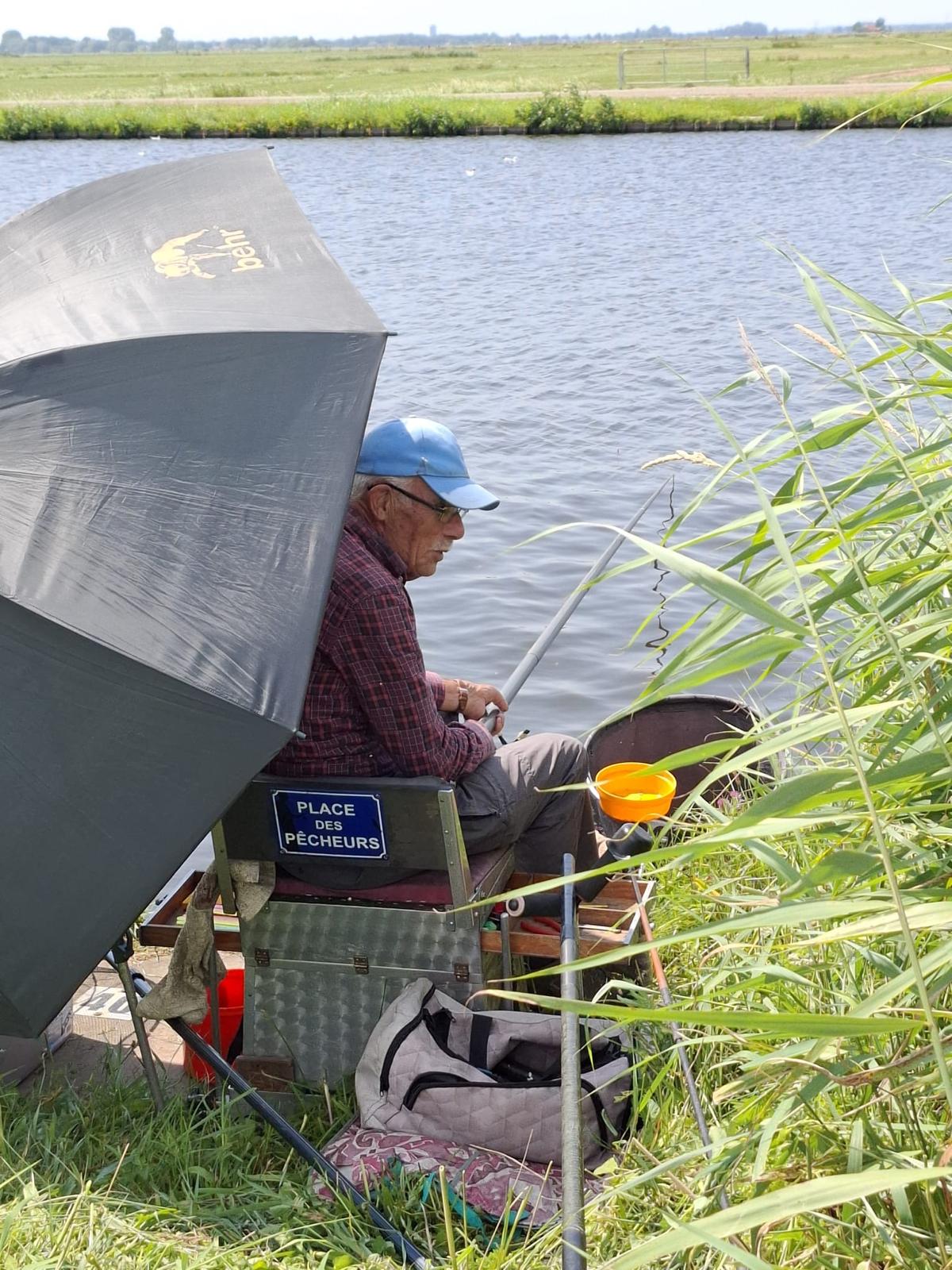 Foto van de 8e gezelligheidswedstrijd aan de Oostzijde van de Arkervaart.