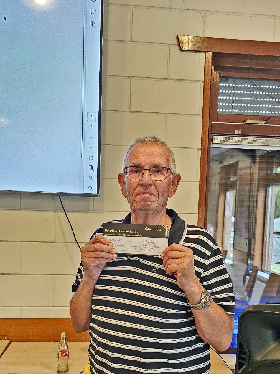 Theo Pelgrim, winnaar van de vakantiewedstrijd met 4.830 gram.